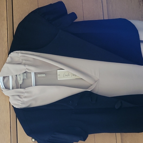 Both Pieces ◇Kenzie cropped jacket and Charlie Paige V-neck blouse - Picture 2 of 6